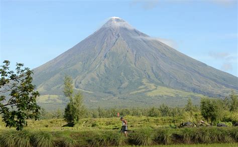 Mayon Volcano In Philippines Eruption Forces Evacuations And Warnings