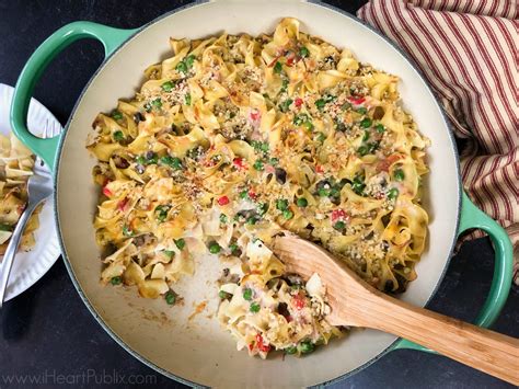 Tuna casserole is such a comfort food for me and this delivers on the comfort and the flavor but also feels lighter and healthier. Pioneer Woman Tuna Casserole Recipe / The potato chips give the casserole a crunchy crust ...