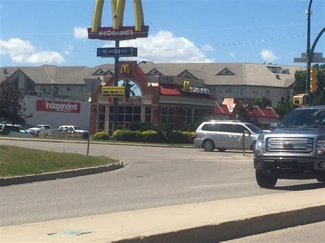 Ab jetzt kannst du dein mcmenü mit einem klassiker und zwei lieblingsbeilagen auswählen. McDonald's aus Saskatoon Speisekarte
