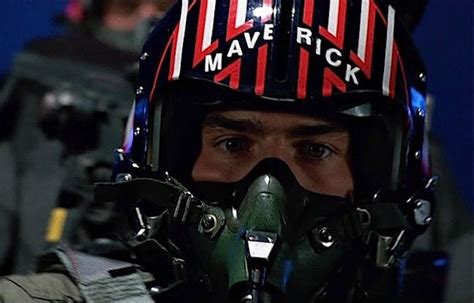 Mavericks Helmet From ‘top Gun Is Being Auctioned Off If Youve Ever