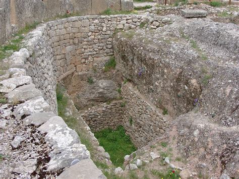 The Shaft Graves Of Mycenae