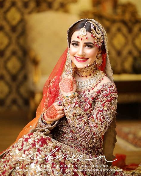 Beautiful Pakistani Bride In Her Wedding Dress And Jewellery Pakistani Bridal Makeup Pakistani
