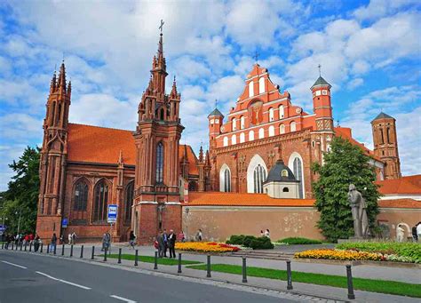 vilnius must see tourist attractions best things to do in vilnius