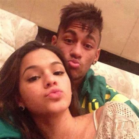 Neymar Y Su Novia Bruna Marquezine Completamente Desnudos El Hit