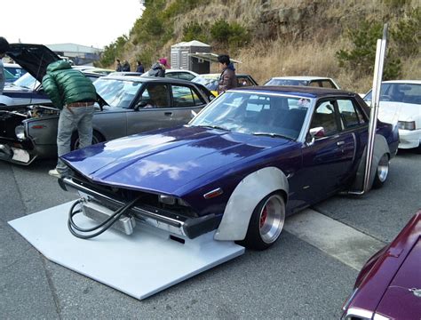We can make out these two cars are a sharknosed skyline japan and a toyota crown. free download grils imags: WEIRD TUNED JAPANESE CAR - BOSOZOKU