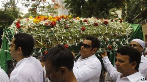 Bollywood Actress Jiah Khan Buried In Mumbai Bbc News