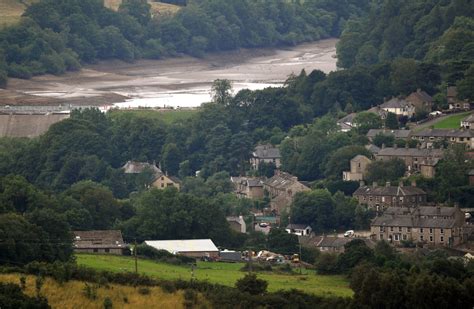 Whaley Bridge Dam Latest Evacuated Residents Told They Can Finally