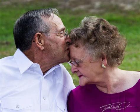 Cute Old Couple Photos Love Photoshoot Photography Kiss On Forehead Old Couple Photography