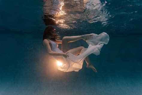Phoenix Underwater Fashion Photography Astrid Alyssa Campbell Photography