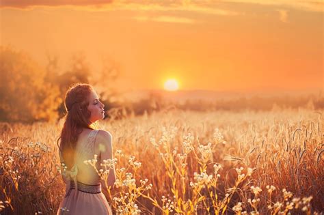 Wallpaper Sunlight Women Sunset Brunette Field Evening Morning Romance Autumn Flower