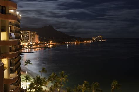 Mahina Waikiki View On Black Moonlit Skies Over Diamond He Flickr