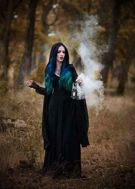 The Gothic Witch Gothic Images Gothic Dress Black Queen Coven