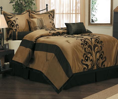 7 Piece Elegant Damask Floral Design Comforter Set Cal King