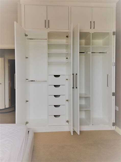 Corner wardrobe designs for bedroom: A bespoke floor to ceiling wardrobe. | Closet layout ...