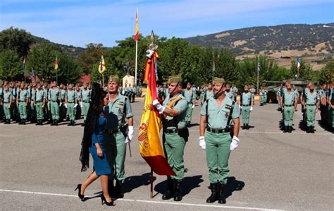 La Legión Organiza En Ronda Una Jura De Bandera Para Alrededor De 700 Civiles