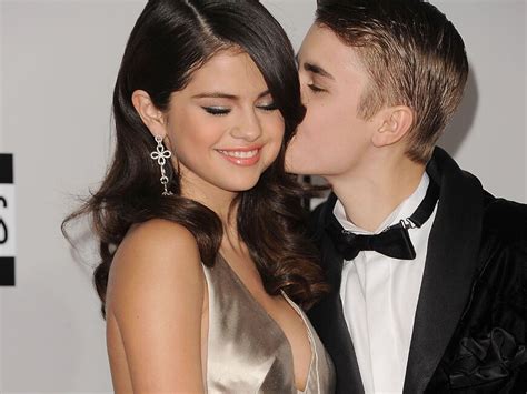 Selena Gomez Hat Einen Neuen Justin Sucht Wieder Kontakt Zu Ihr