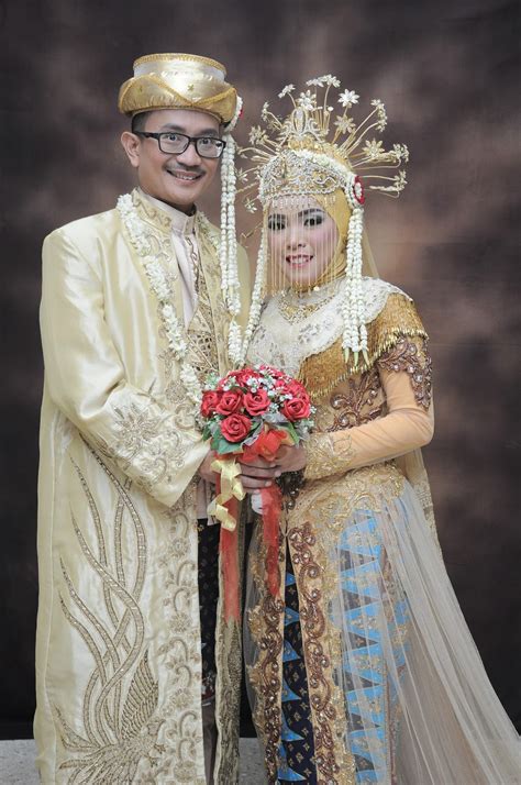 Baju Pengantin Adat Palembang Hijab