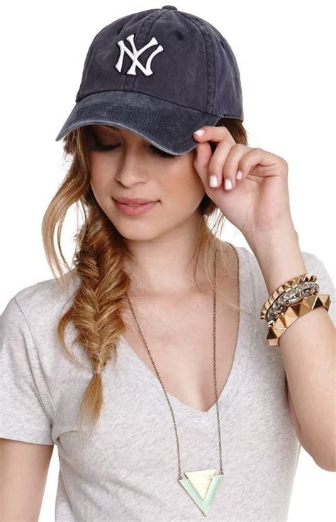 30 Stylish Ways To Wear Baseball Cap For Girls Hat Hairstyles