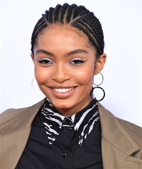 Here is a step by step breakdown on how to cornrow your own natural hair. A Step-by-Step Guide to Braiding Cornrows