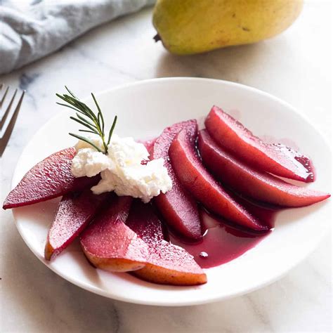 Easy And Healthy Pears Poached In Red Wine 🍐