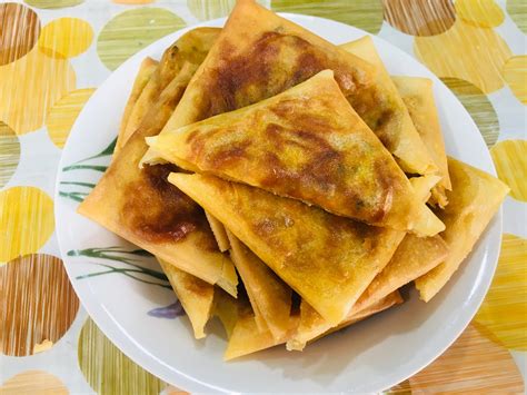 Tapi sebenarnya ada cara mudah untuk anda buat sendiri murtabak di rumah dengan hanya menggunakan kulit popia. Murtabak Mini Kulit Popia Dengan Inti Sardin Yang Sedap ...