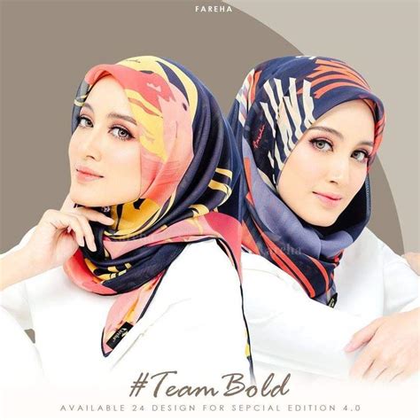 Saya tanyakan lagi, dia beli di mana tudung fareeda tersebut. Tudung fareha