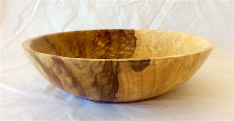 It´s time to forget boring fruit bowls. Large wooden salad or fruit bowl. Quality craftsmanship to ...
