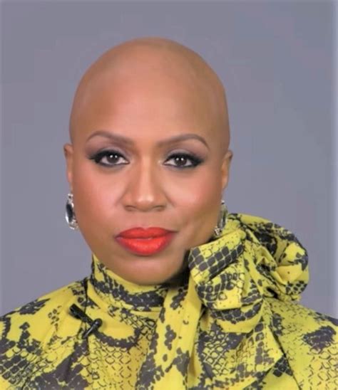 Ayanna Pressley The Congresswoman With Alopecia And Haircare Tips Bellatory