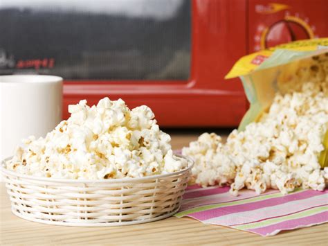 Dangers Of Eating Microwave Popcorn Why Should You Not Have Microwaved