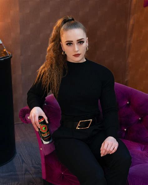 Meet Julia Vins Most Beautiful Russian Bodybuilder Known As Muscle