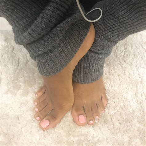 Toks Olagundoyes Feet