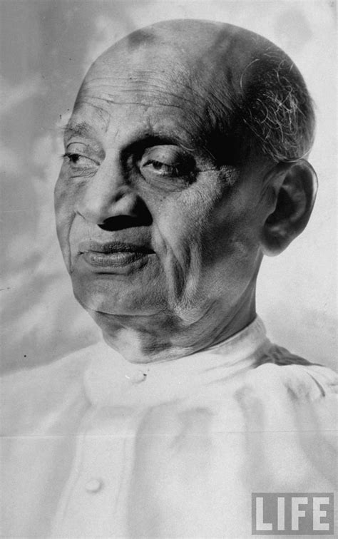 portrait of sardar vallabhbhai patel 1946 old indian photos