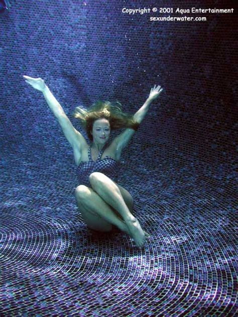 Jo Bache Underwater 6 Underwater Susan Sommer Sofia Vergara