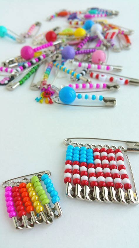 11 Beaded Friendshippins Ideas Safety Pin Crafts Safety Pin Jewelry