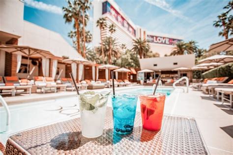 Bare Pool Lounge Las Vegas Bottle Service And Table Booking