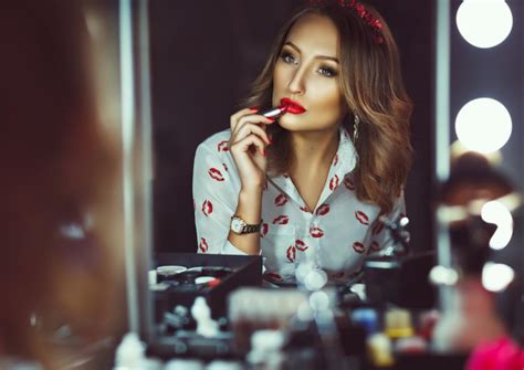 Beautiful Girl Doing Makeup With Red Lipstick Lepoticars