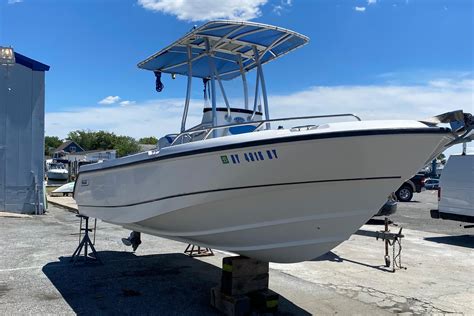 2002 Boston Whaler 210 Outrage Center Console For Sale Yachtworld