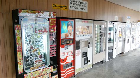 The latest brand new japanese vending can machines and these cater for all the latest range of products available in malaysia. Ternyata Ini 5 Alasan Kenapa Banyak Vending Machine Di Jepang