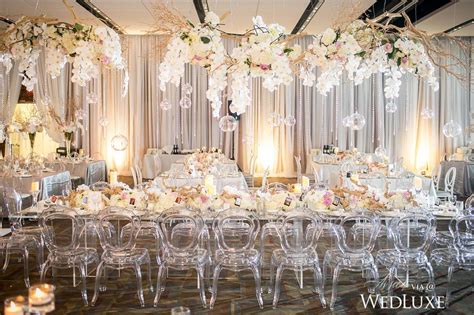 Elegant Wedding Place Decor With Florist And Lighting Decoration Ideas