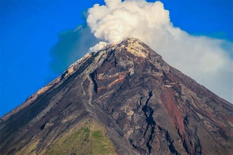 Inflated Lava Dome Discovered On Mayon Volcano In Albay Alert Level 2
