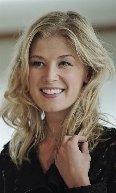 1280x2120 Rosamund Pike Iphone 6 Hd 4k Wallpapers Images Backgrounds