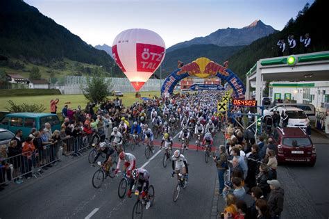 In den 1980er jahren ins leben gerufen, wollen mittlerweile weit mehr als die maximal möglichen 4.500 radler. Ötztaler Radmarathon