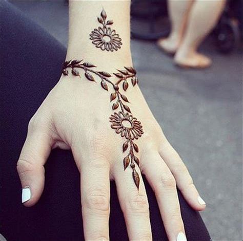 Latest Western Mehndi Designs To Go With All Outfits