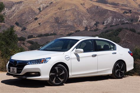 This is a far more sophisticated setup than what honda has. 2014 Honda Accord Plug-In Hybrid - Autoblog