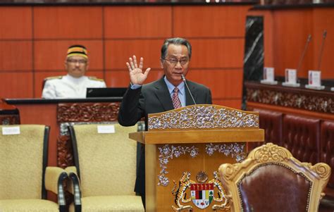 Aplikasi mobile rasmi parlimen malaysia adalah aplikasi yang memaparkan maklumat lengkap senarai wakil rakyat bagi dewan rakyat dan senator bagi memudahkan rakyat malaysia membuat rujukan. Portal Rasmi Parlimen Malaysia