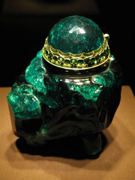 The Poets Stone Emerald Gemstone Meaning And Uses Crystal Meanings