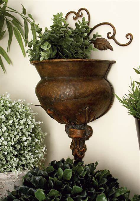 Decmode 11 Classic Bronze Finished Metal Wall Planter