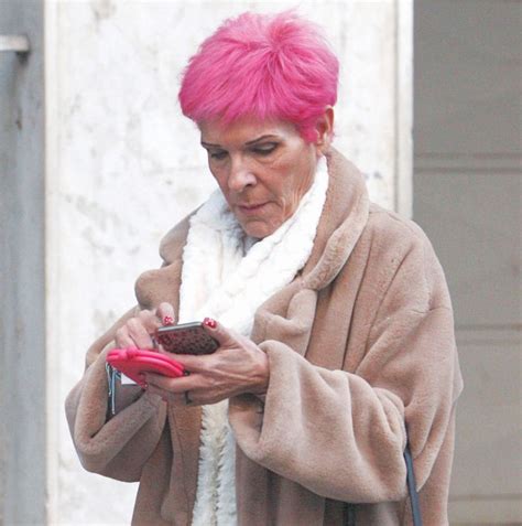 Δεν είναι τυχαίο ότι μετά από μερικές μέρες βρέθηκα κλινικά νεκρός. Σοφια Βοσσου Ανδρεασ Μικρουτσικοσ - Katafygio Gia Ton ...