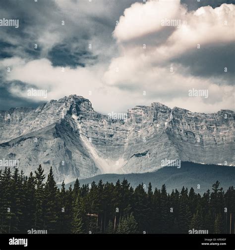 Banff National Park Winter Hi Res Stock Photography And Images Alamy
