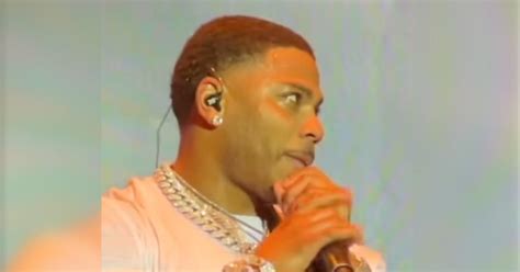 Fans Accuse Rapper Nelly Of Being High During Juicy Fest Performance In